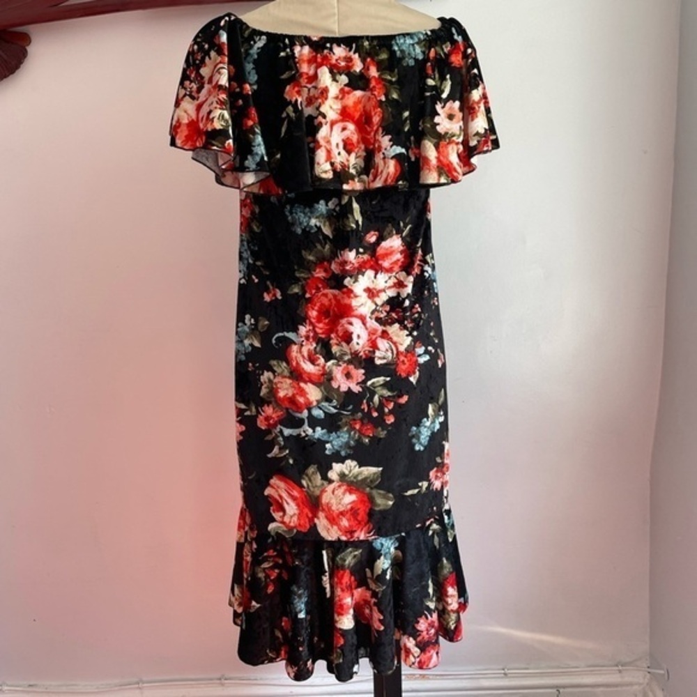 Gorgeous Velvet Floral Cocktail Dress